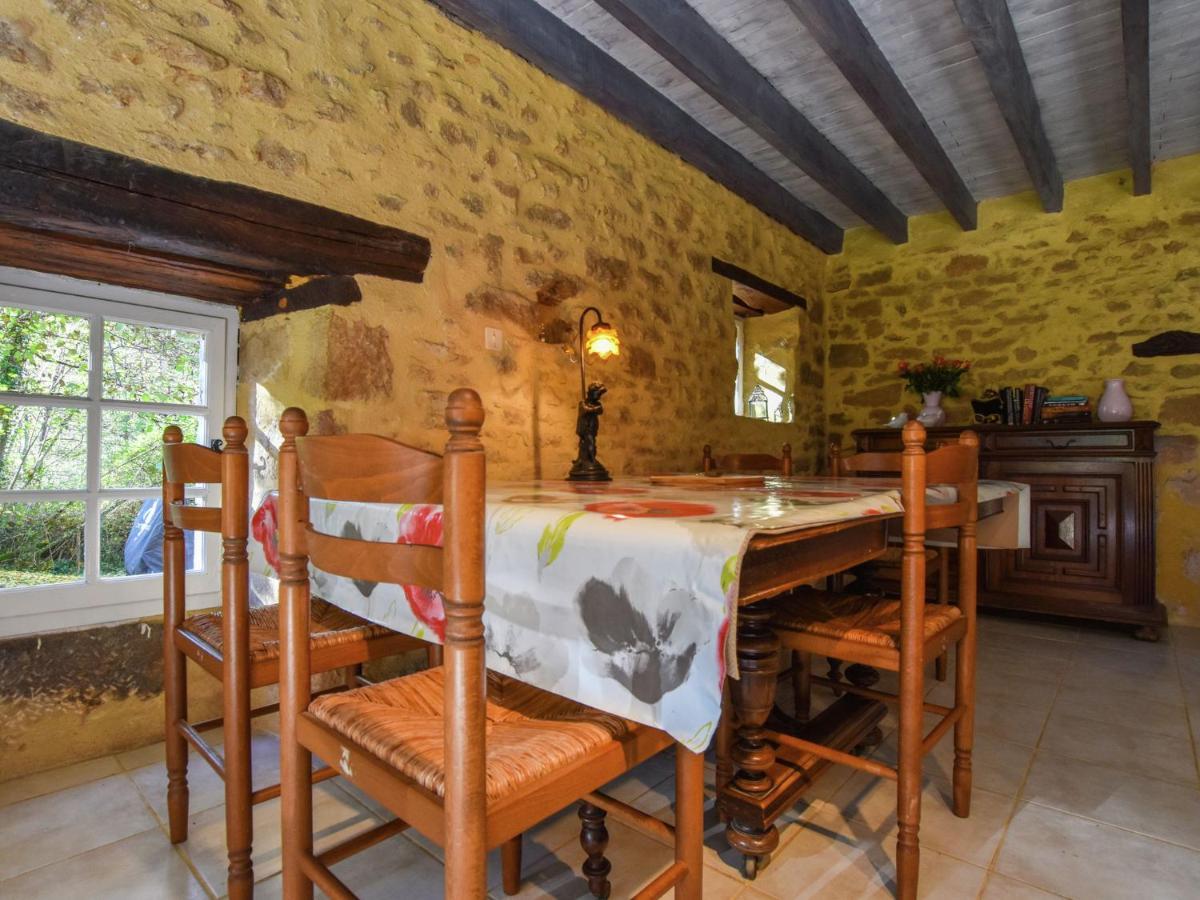 Cosy Holiday Home In Lantheuil With Garden Villefranche-du-Perigord Екстер'єр фото