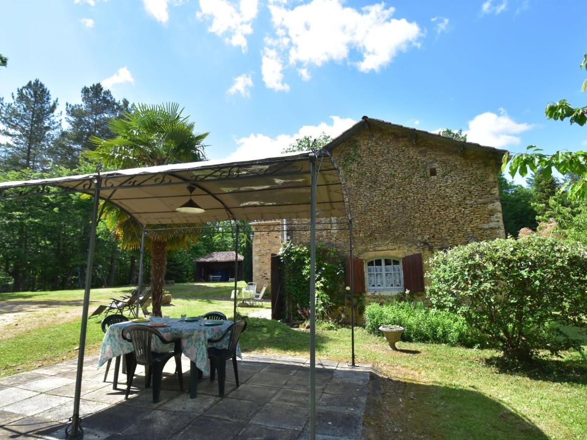 Cosy Holiday Home In Lantheuil With Garden Villefranche-du-Perigord Екстер'єр фото