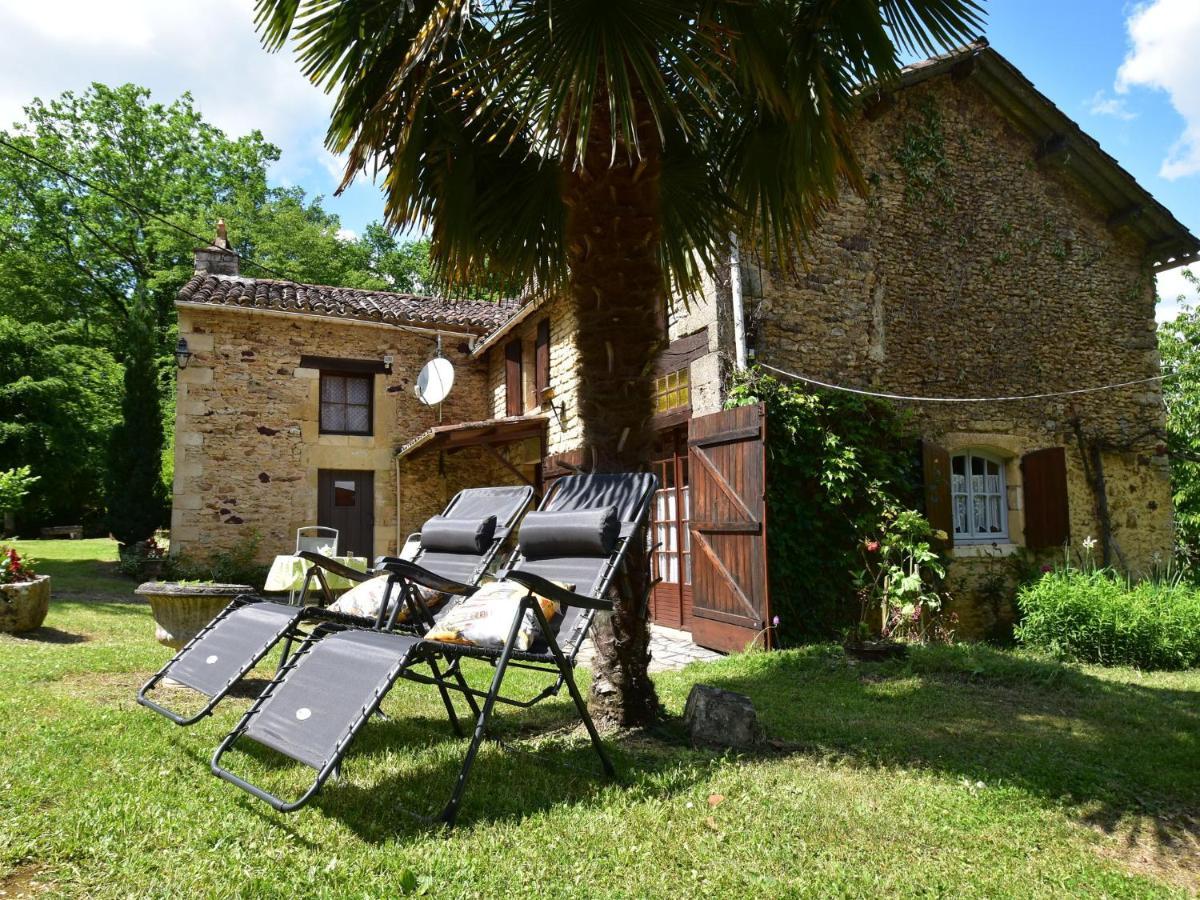 Cosy Holiday Home In Lantheuil With Garden Villefranche-du-Perigord Екстер'єр фото