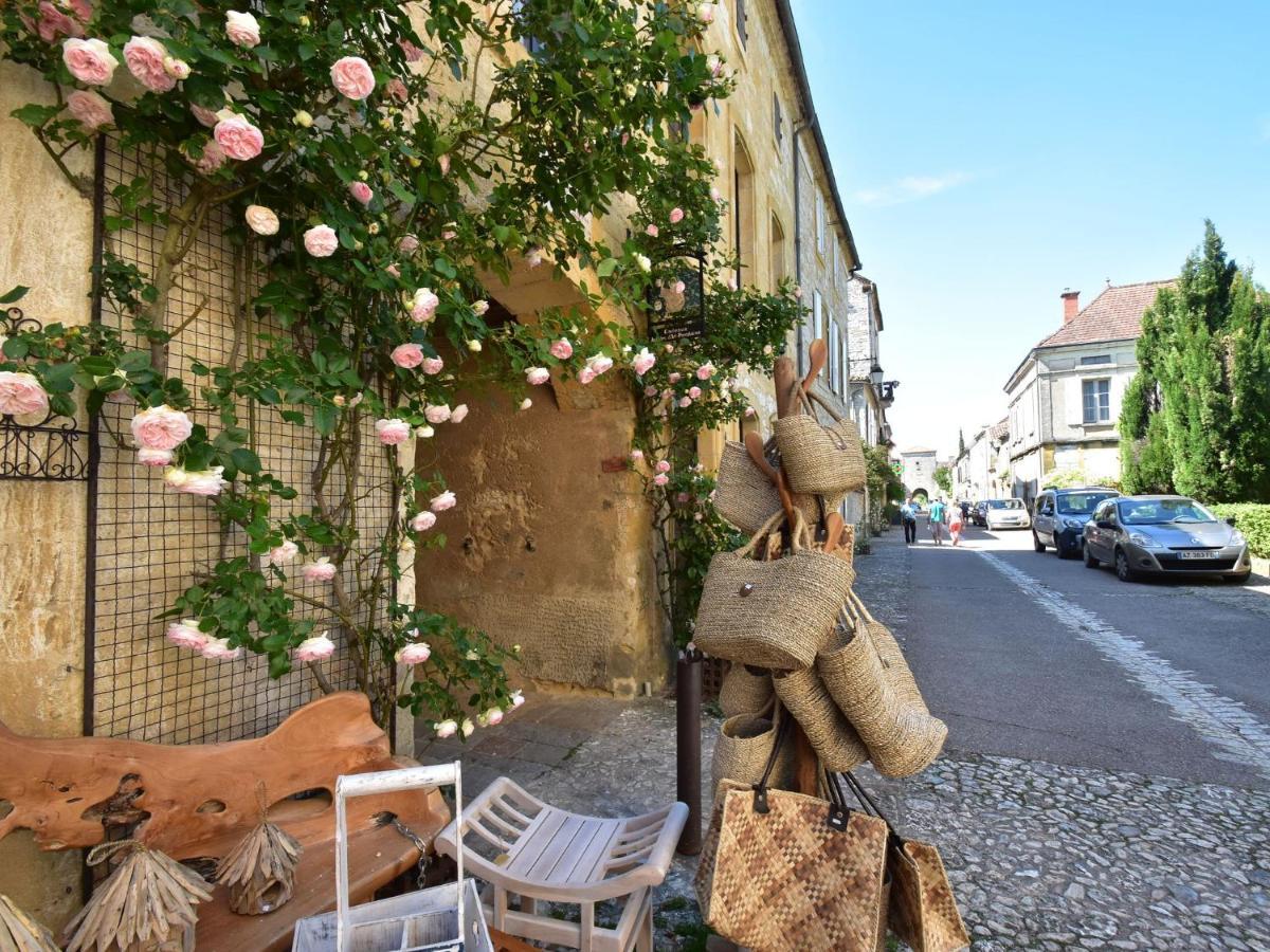 Cosy Holiday Home In Lantheuil With Garden Villefranche-du-Perigord Екстер'єр фото