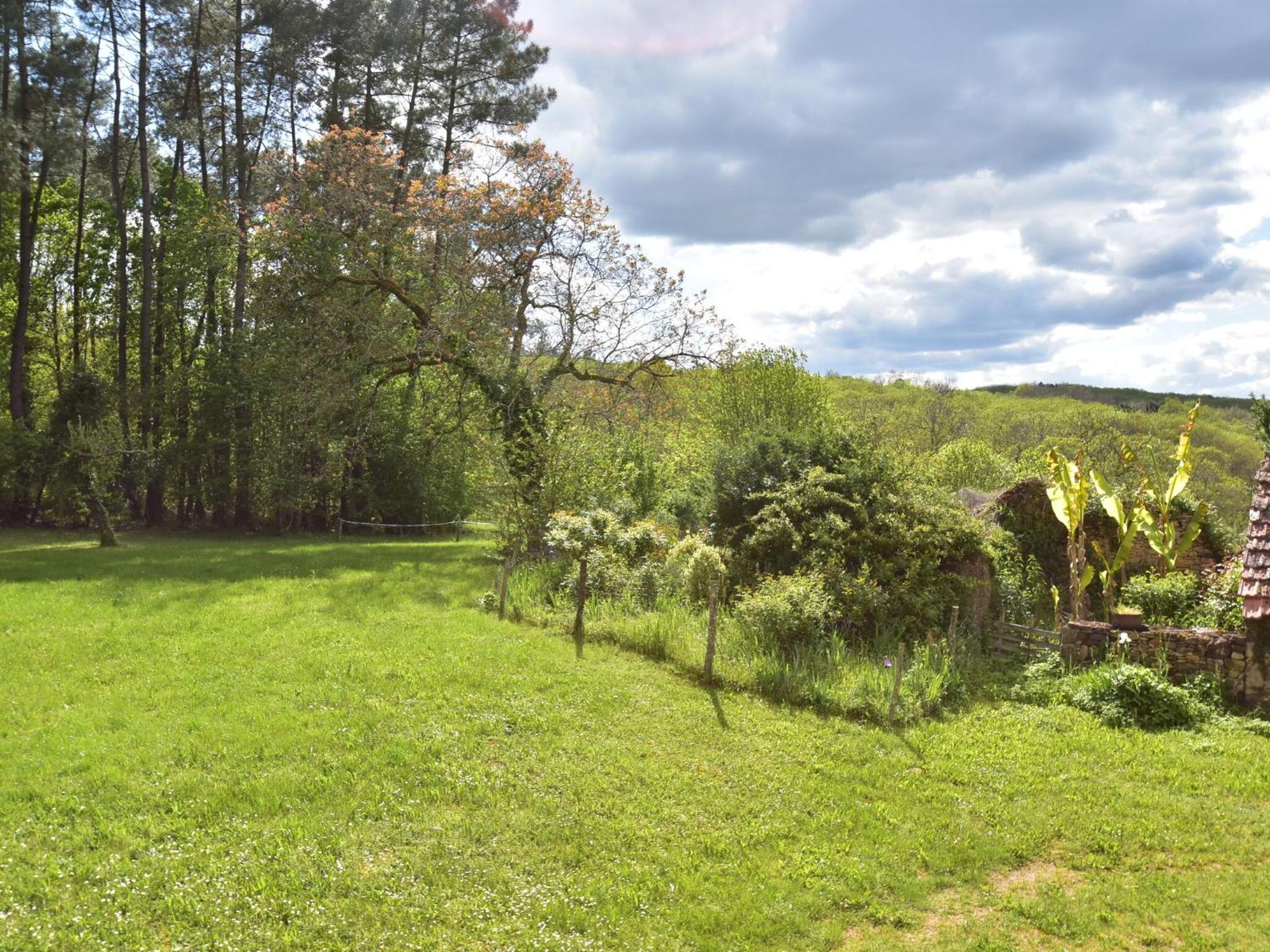 Cosy Holiday Home In Lantheuil With Garden Villefranche-du-Perigord Екстер'єр фото
